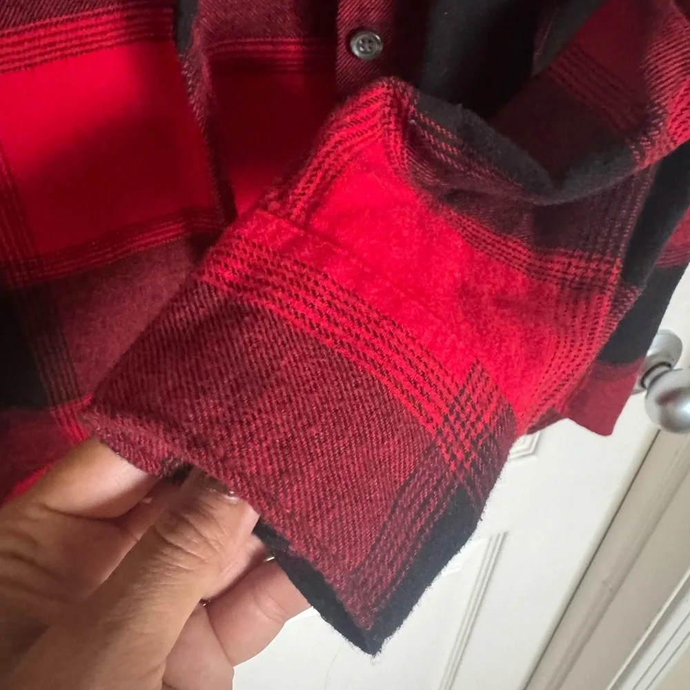 NWOT Old Navt Red and Black Plaid Button-Up Shirt Sz S - Picture 5 of 5